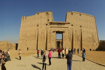 Increíble crucero de 2 noches en barco por el Nilo desde Asuán a Luxor incluidos Kom Ombo y Edfu