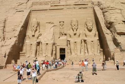 Tour al templo de Abu Simbel en coche Tour al templo de Abu Simbel en coche
