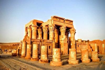 Desde Asuán: viaje de día completo a los templos de Kom Ombo y Edfu Desde Asuán: viaje de día completo a los templos de Kom Ombo y Edfu