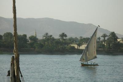 Paseo privado de medio día en faluca y Banana Island con almuerzo