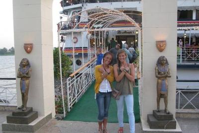 Invitación al crucero por el Nilo en el río Nilo desde El Cairo H