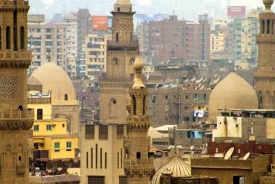 Antiguas iglesias islámicas y cristianas privadas en el CAIRO de 