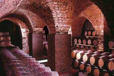 Tour económico de medio día a Byblos y Chateau Musar Tour económico de medio día a Byblos y Chateau Musar