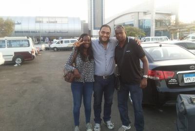 Recogida o regreso al aeropuerto entre El Cairo / Giza y el aerop