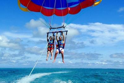 Experiencia privada de parasailing en Hurghada