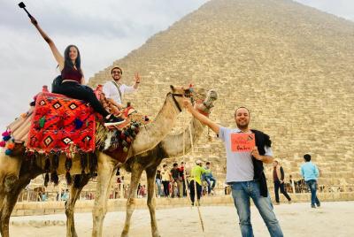 Visita guiada privada de medio día a El Cairo a las pirámides y l