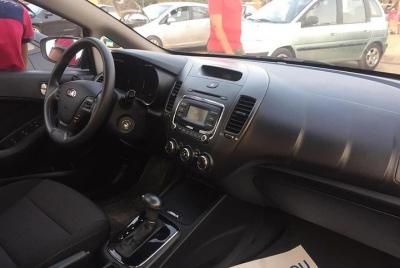 Traslado privado desde el aeropuerto de El Cairo a un hotel en El