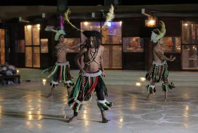 Tour privado de 4 horas por la ciudad de Hurghada, luego cena bed