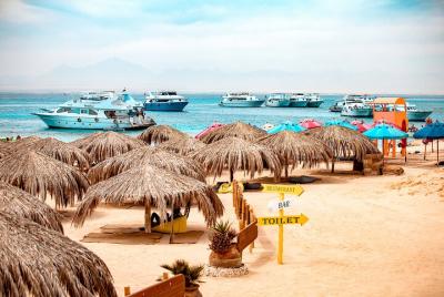  Paradise Island Snorkeling Sea Trip - Hurghada