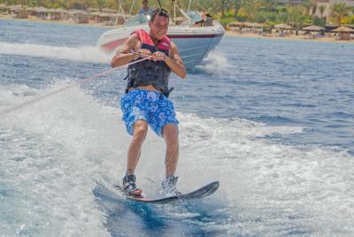 Enseñanza de principiantes de esquí acuático- Hurghada
