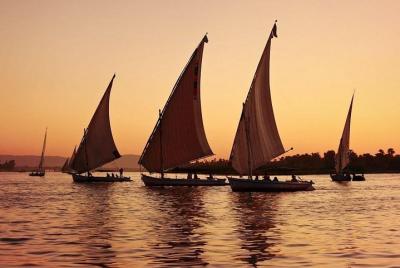 viaje barato: Luxor Half Day Felucca Boat Ride con Banana Island Visit.