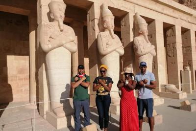 Tour de los reyes negros y reinas Tour de Cisjordania, Templo de 