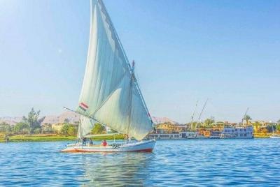 Paseo en bote de medio día por la costa de Luxor con visita a la isla de plátano