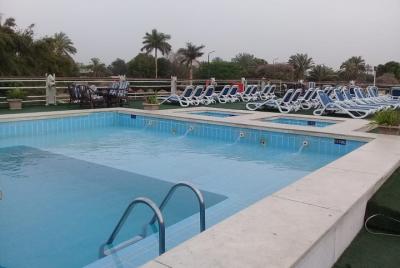 El crucero económico de 4 días por el Nilo incluye recorridos desde Asuán a Luxor