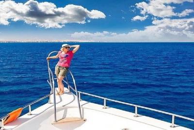 Desde Hurghada: viaje en velero Pirates Premier Desde Hurghada: viaje en velero Pirates Premier