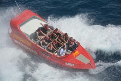 Barco Twister de parasailing de adrenalina súper divertido con transporte privado - Hurghada Barco Twister de parasailing de adrenalina súper divertido con transporte privado - Hurghada