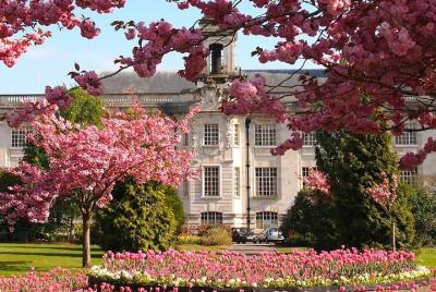 Centro cívico de Cardiff: un recorrido en audio por los edificios más históricos de la ciudad Centro cívico de Cardiff: un recorrido en audio por los edificios más históricos de la ciudad
