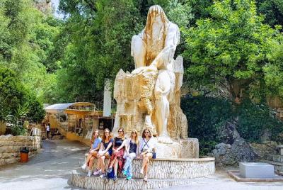 Tour privado de medio día a Jeita Grotto y Byblos Tour privado de medio día a Jeita Grotto y Byblos