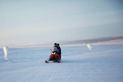 4 horas de safari en moto de nieve sobre las montañas de Saariselkä