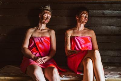 Sauna, natación en hielo y auroras boreales Ivalo-Saariselkä