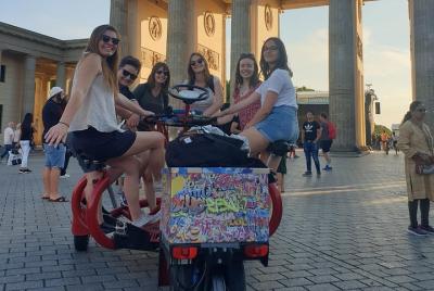 Party Bike & Beer Bike Sightseeing Berlín - máx.6 personas Party Bike & Beer Bike Sightseeing Berlín - máx.6 personas