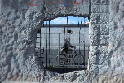 Explora el muro de Berlín: la guerra fría de Berlín y detrás del muro de Berlín Explora el muro de Berlín: la guerra fría de Berlín y detrás del muro de Berlín