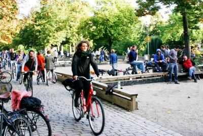Tour alternativo de 3 horas en bicicleta por Berlín: vibraciones de Berlín Tour alternativo de 3 horas en bicicleta por Berlín: vibraciones de Berlín