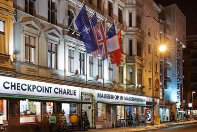 Entrada al Mauermuseum Checkpoint Charlie de Berlín Entrada al Mauermuseum Checkpoint Charlie de Berlín