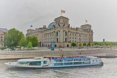 Crucero turístico de 1 hora por Berlín: su historia y sus principales atracciones Crucero turístico de 1 hora por Berlín: su historia y sus principales atracciones