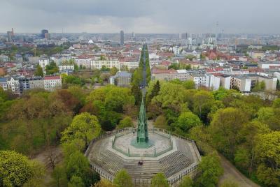 West Kreuzberg: Templarios, Bunkers y Prussian Glory Audio Tour por VoiceMap West Kreuzberg: Templarios, Bunkers y Prussian Glory Audio Tour por VoiceMap