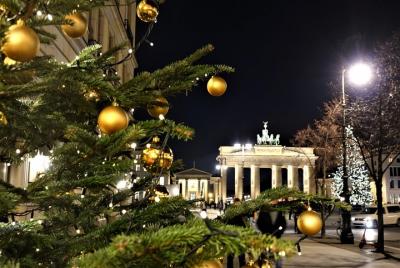 Recorrido turístico por las luces navideñas de Berlín desde DomAquarée con vino caliente y pan de jengibre Recorrido turístico por las luces navideñas de Berlín desde DomAquarée con vino caliente y pan de jengibre