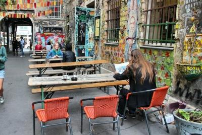 Recorrido gastronómico por el este de Berlín con un local: un festín para amantes de la comida 100% personalizado Recorrido gastronómico por el este de Berlín con un local: un festín para amantes de la comida 100% personalizado