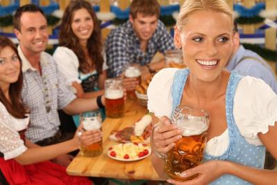¡Bienvenido a la gira de Berlín! Visita turística, recuerdos y visita de una cervecería alemana. ¡Bienvenido a la gira de Berlín! Visita turística, recuerdos y visita de una cervecería alemana.
