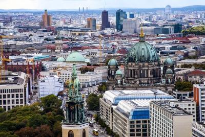 Llegada privada o traslado de salida desde / hacia el aeropuerto de Berlín Llegada privada o traslado de salida desde / hacia el aeropuerto de Berlín