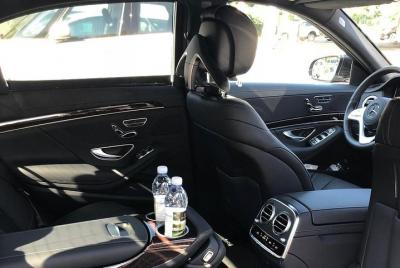 Aeropuerto Berlin Schonefeld (SXF) a Berlín - Traslado de ida y vuelta en automóvil privado Aeropuerto Berlin Schonefeld (SXF) a Berlín - Traslado de ida y vuelta en automóvil privado