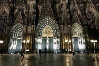 Tour privado de fantasmas de Colonia: juego de exploración del centro de la ciudad encantada