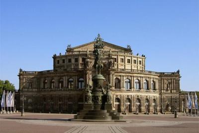 Visita de la ciudad (incluida la visita a la Frauenkirche) y Semper Opera Tour