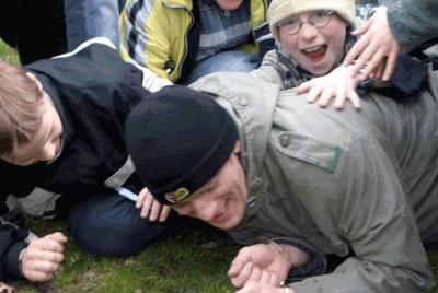 La caza del crimen en el gran jardín