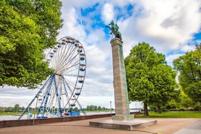 Paseo histórico por Dusseldorf con un local Paseo histórico por Dusseldorf con un local