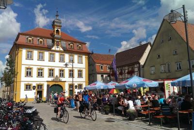 Viaje romántico de un día desde Frankfurt a Röttingen Wine Village MIER y SOL Viaje romántico de un día desde Frankfurt a Röttingen Wine Village MIER y SOL