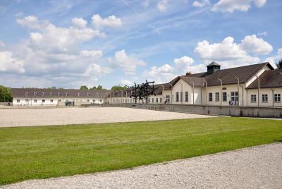 Escapada de un día a Múnich y al memorial del campo de concentración de Dachau desde Fráncfort Escapada de un día a Múnich y al memorial del campo de concentración de Dachau desde Fráncfort