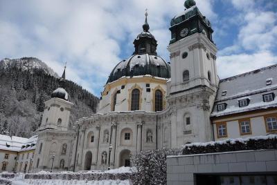 Visita al castillo del rey Luis y traslado al aeropuerto de Múnich desde Garmisch-Partenkir Visita al castillo del rey Luis y traslado al aeropuerto de Múnich desde Garmisch-Partenkir