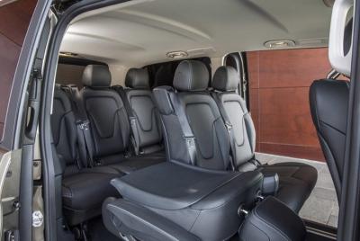 Traslado privado de llegada desde el aeropuerto internacional de Frankfurt en Luxury Van Traslado privado de llegada desde el aeropuerto internacional de Frankfurt en Luxury Van