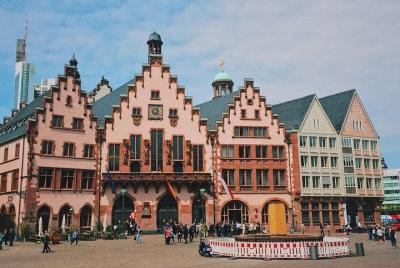 Traslado privado al aeropuerto: aeropuerto de Frankfurt-Hahn (HHN) a Frankfurt Traslado privado al aeropuerto: aeropuerto de Frankfurt-Hahn (HHN) a Frankfurt