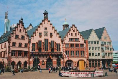 Traslado privado al aeropuerto: de Frankfurt al aeropuerto de Frankfurt-Hahn (HHN) Traslado privado al aeropuerto: de Frankfurt al aeropuerto de Frankfurt-Hahn (HHN)