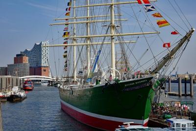Búsqueda del tesoro para niños a través del puerto de Hamburgo Búsqueda del tesoro para niños a través del puerto de Hamburgo