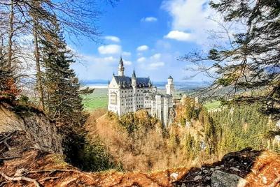 ENTRADAS INCLUIDAS: Castillos de NEUSCHWANSTEIN y LiNDERHOF. Tour privado desde Munich