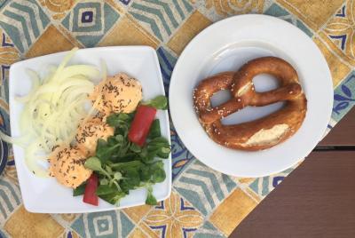 Experiencia gastronómica privada premium con local: todas las degustaciones incluidas