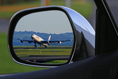Traslado privado desde Potsdam al aeropuerto de Berlín Tegel Traslado privado desde Potsdam al aeropuerto de Berlín Tegel