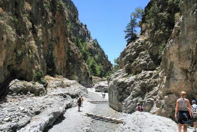 Samaria Gorge Trek: tour de un día completo desde Rethymno con guía francesa Samaria Gorge Trek: tour de un día completo desde Rethymno con guía francesa